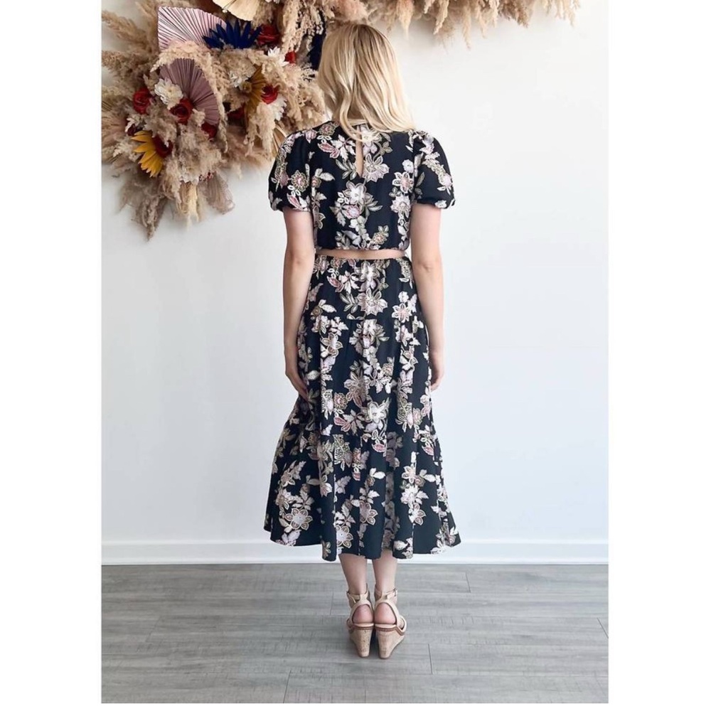 NWT! MINKPINK Women’s LARGE Willow Midi Dress in Black Floral Puff Sleeve - Picture 3 of 10